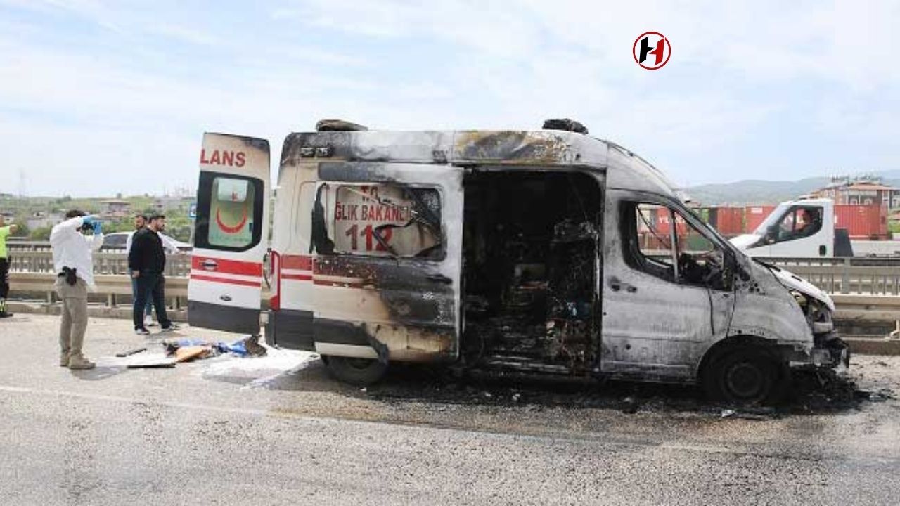 Defne'de Hasta Taşıyan Ambulansda Yangın!