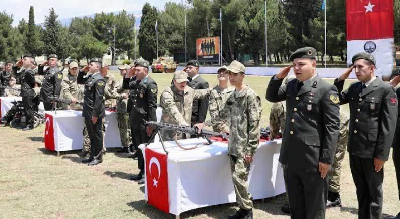 10-16 Mayıs Dünya Engelliler Haftası kapsamında düzenlenen etkinlikler kapsamında 39. Mekanize Piyade Tugay Komutanlığı Şehit Ahmet Tor Kışlası'nda duygusal anlar yaşandı.