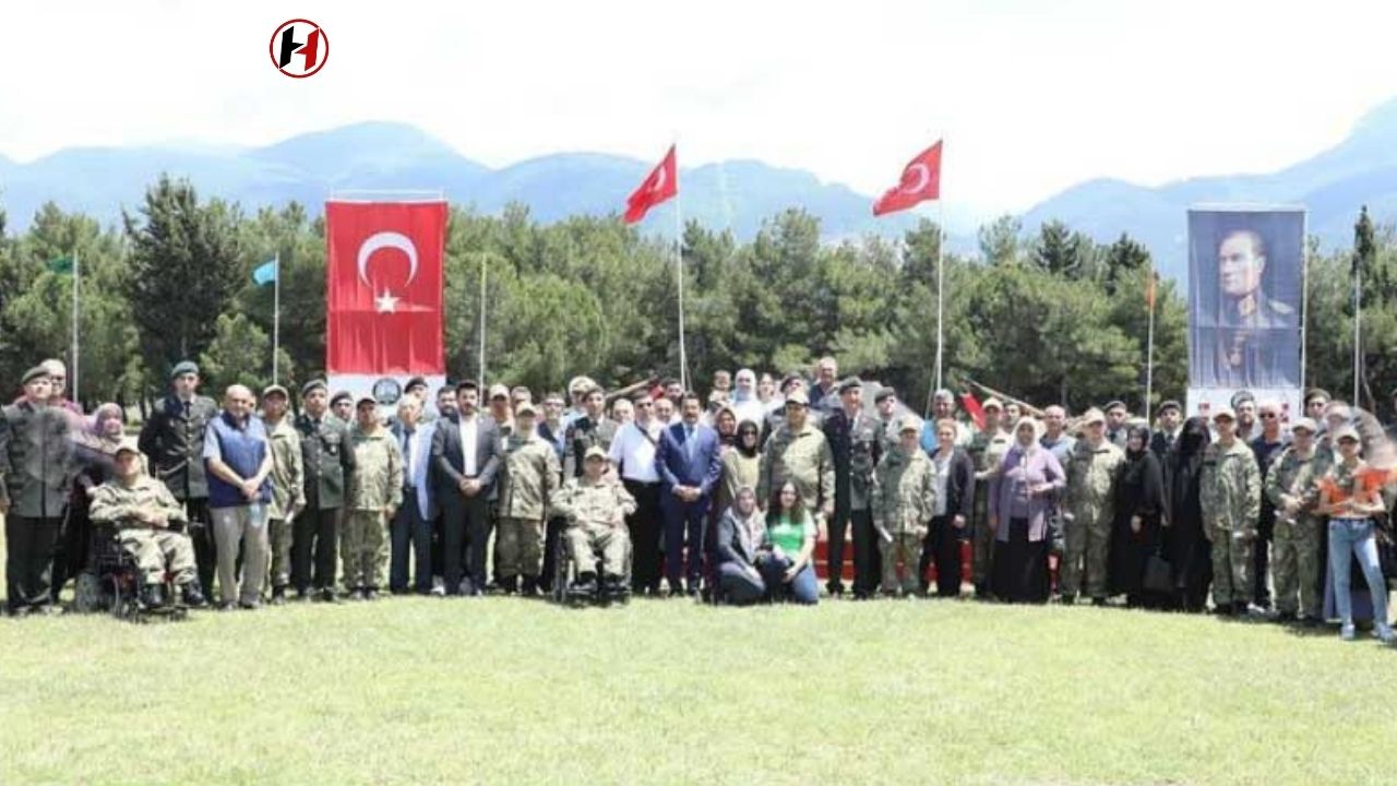 Engelli Gençler Askerlik Yeminini Etti: "Askerlik Heyecanı Yaşadılar"