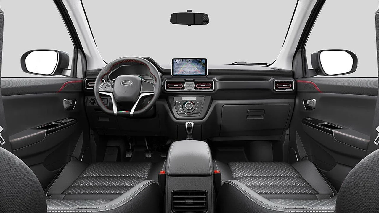 SWM G03F, 1.059.500 TL'lik fiyat etiketiyle Fiat Egea ile aynı fiyat segmentinde yer alarak, 7 kişilik SUV arayanlar için çekici bir seçenek haline geliyor.
