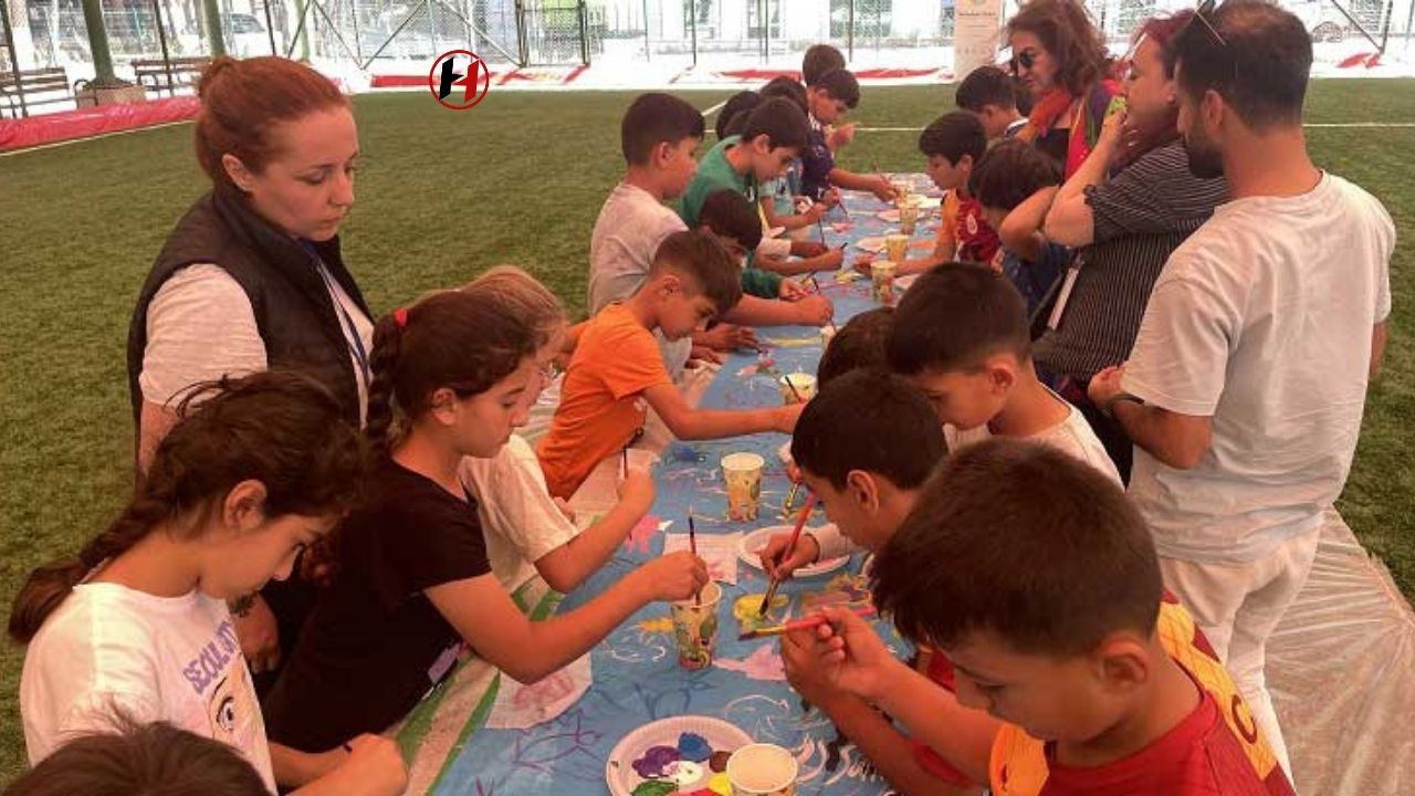 Hatay'da Depremzede Çocuklara Sanatla İyileşme Umudu: "Ben Buradayım" Projesi