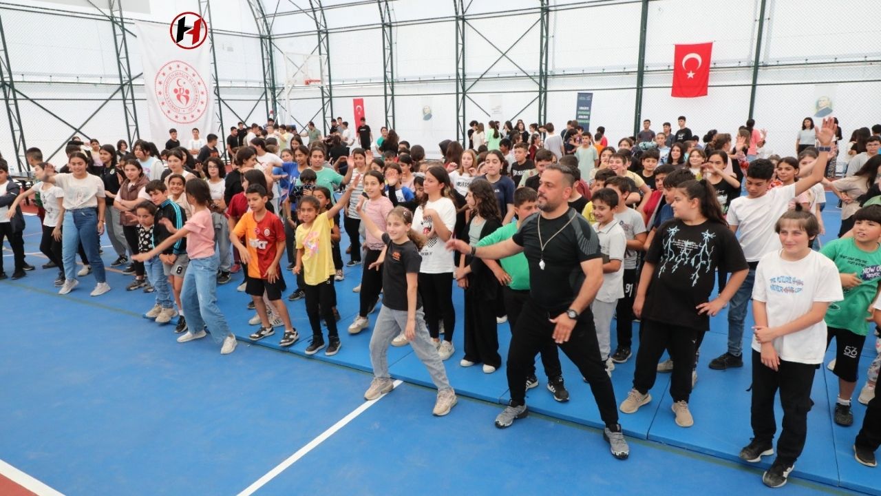 Hatay'da Gençlik Coşkusu: 19 Mayıs Etkinlikleri Binlerce Genci Buluşturdu!