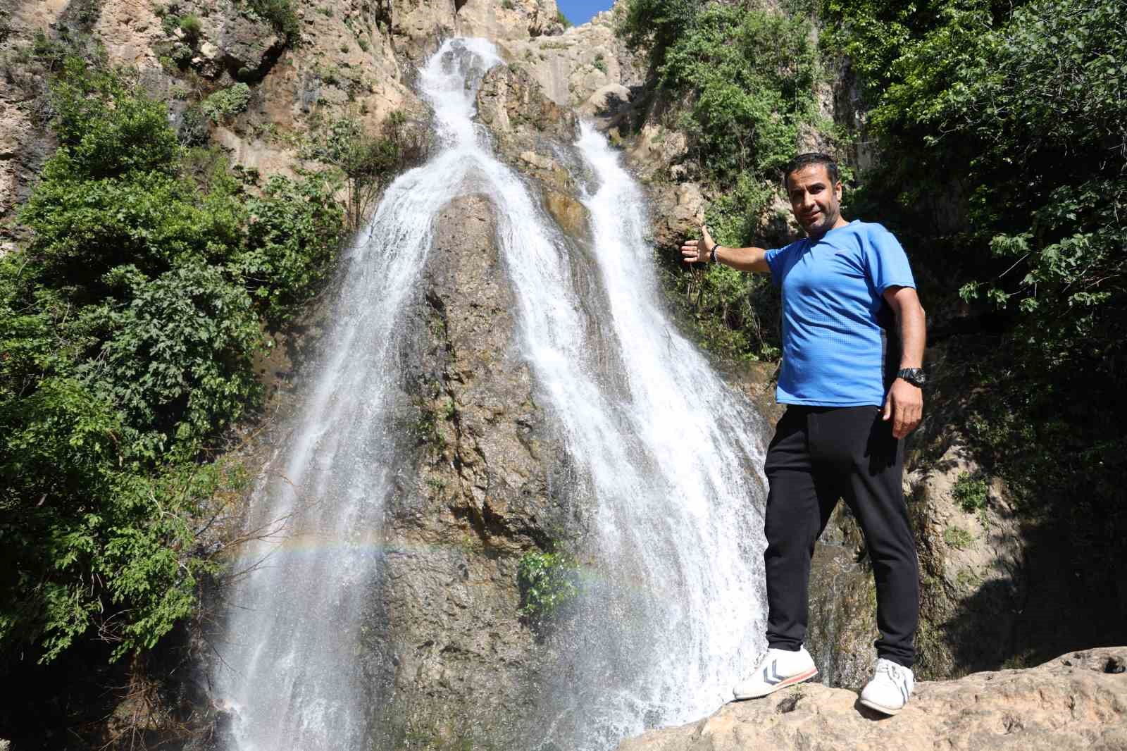 Hatay'da o şalele yağışlarla yeniden hayat buldu