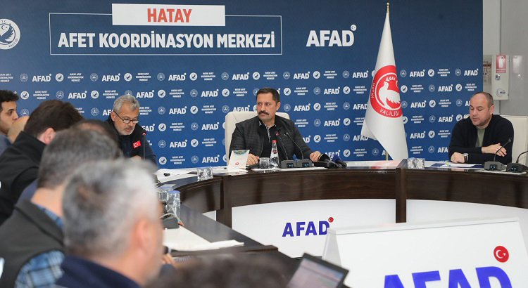 Hatay'da etkili olan sağanak yağış nedeniyle Antakya ve Defne'deki tüm okullarda 1 gün süreyle eğitime ara verildi. 