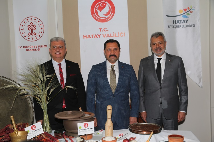 Türk Patent ve Marka Kurumu tarafından tepsi oruğu, cevizli biber, humus, zılk sarması, şiş börek çorbası ve şeyh mualla yemeği Hatay'a özgü yöresel ürünler olarak tescillendi.