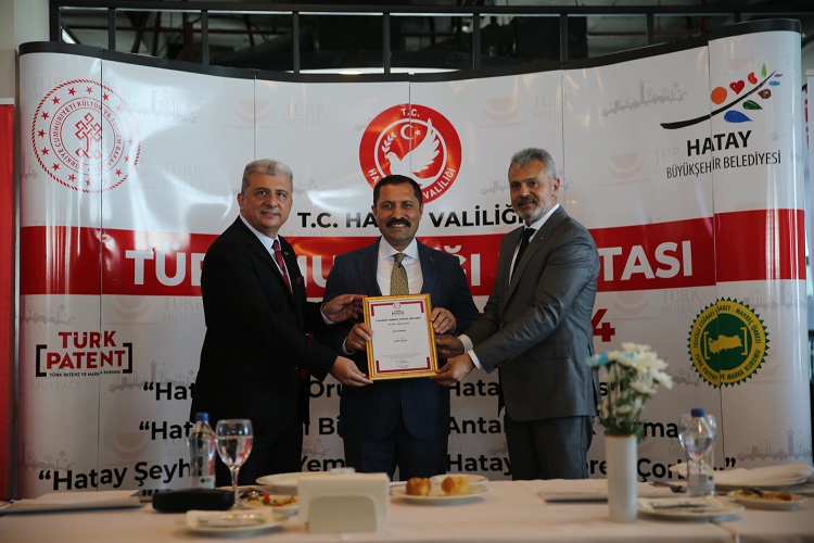 Türk Patent ve Marka Kurumu tarafından tepsi oruğu, cevizli biber, humus, zılk sarması, şiş börek çorbası ve şeyh mualla yemeği Hatay'a özgü yöresel ürünler olarak tescillendi.