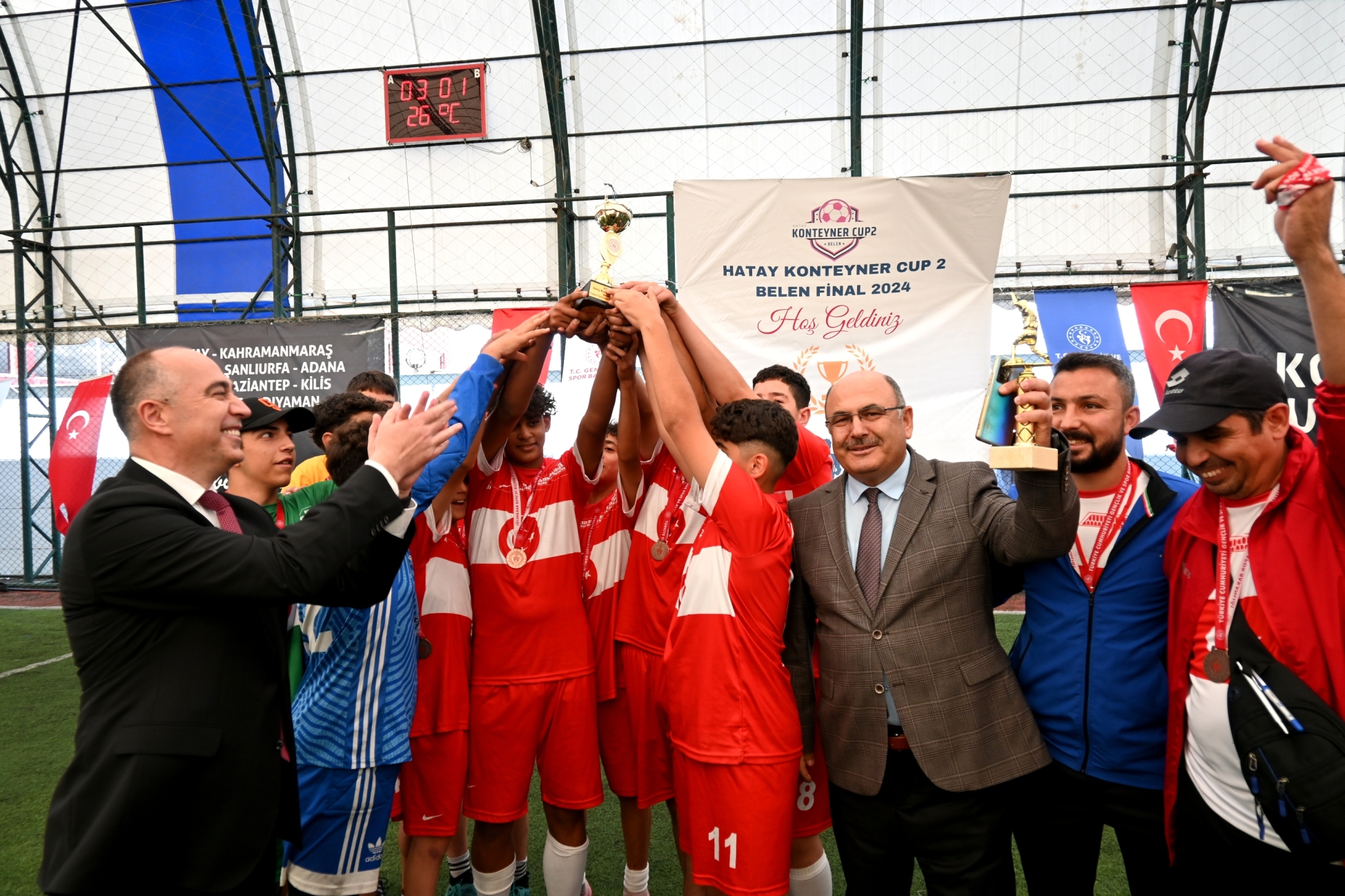 Belen'de heyecanla takip edilen Hatay Konteyner Cup2 Futbol Turnuvası final maçında İskenderun İlçe Milli Eğitim Müdürlüğü ekibi, Arsuz'u penaltılarda yenerek şampiyon oldu.