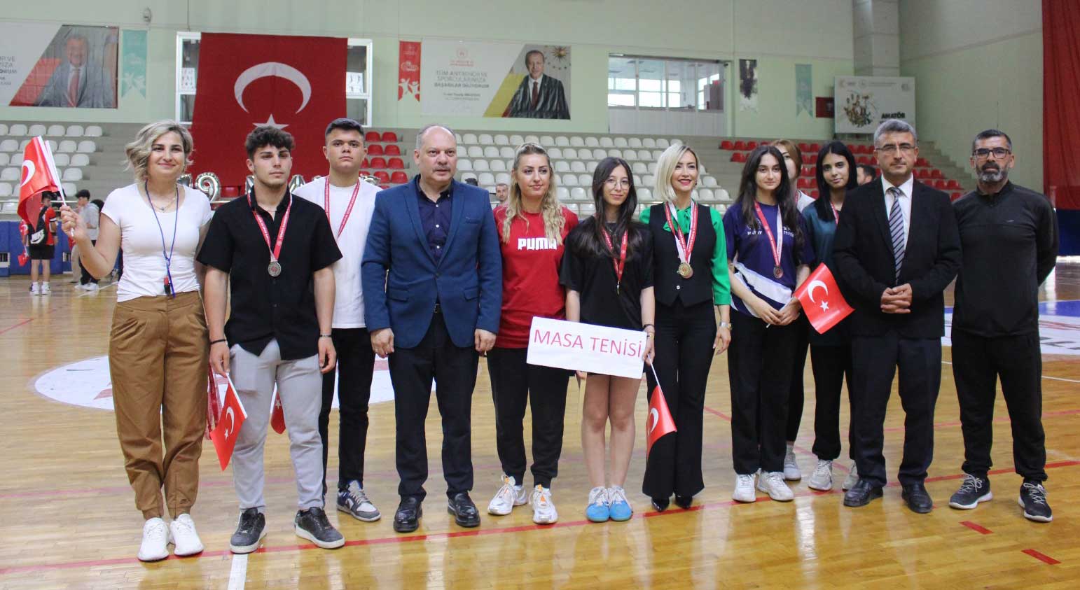 İskenderun'da 19 Mayıs Atatürk'ü Anma, Gençlik ve Spor Bayramı coşkusu, liseler arası spor müsabakalarıyla taçlandı. 