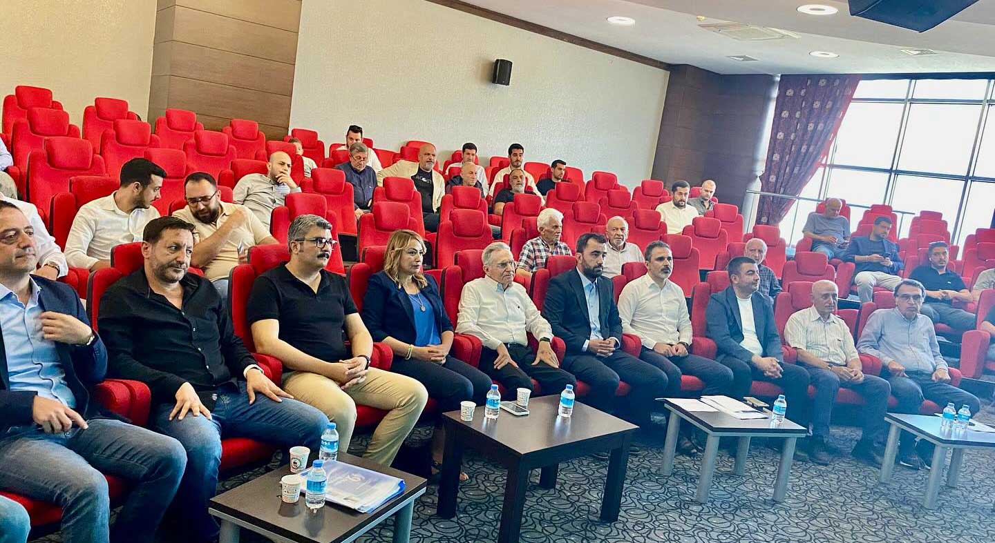 TMMOB İnşaat Mühendisleri Odası (İMO) Hatay Şubesi İskenderun Temsilciliği'nde düzenlenen 16. Dönem Olağan Genel Kurulu'nda mevcut başkan Kerem Özdemir, güven tazeledi. 