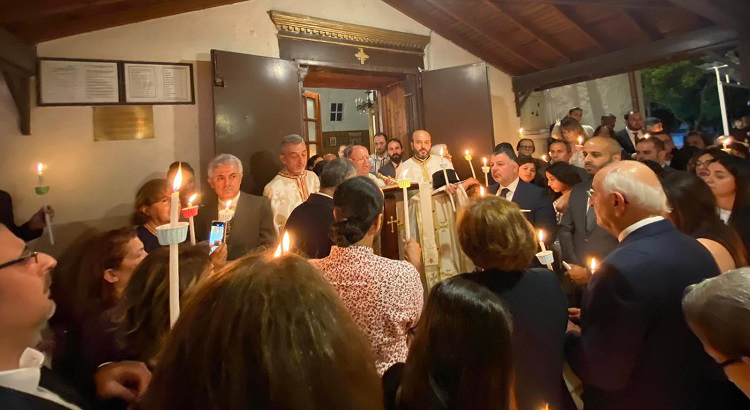 Hristiyanların en önemli dini bayramlarından biri olan Paskalya, İskenderun Aziz Georgios Rum Ortodoks Kilisesi'nde düzenlenen görkemli bir ayinle kutlandı.