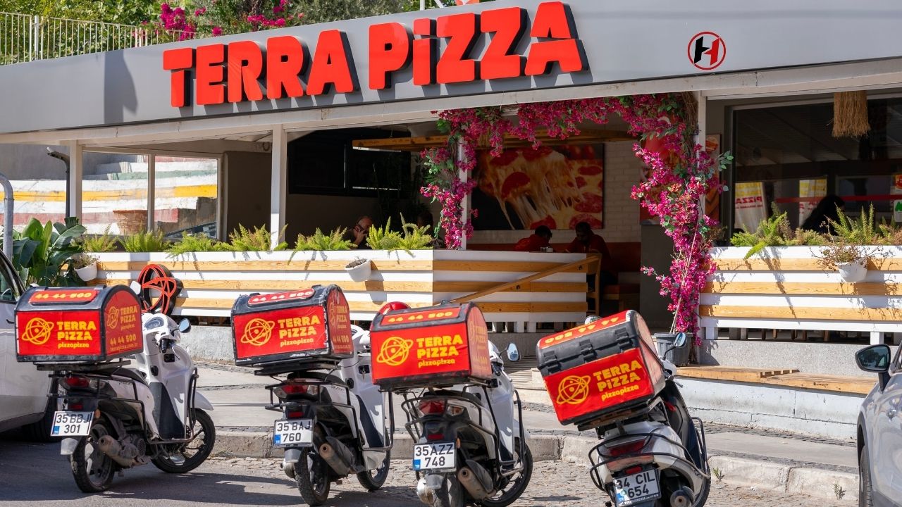 Pizza Tutkunları Dikkat! Terra Pizza Hatay Arsuz'da (Karaağaç) Açıldı!