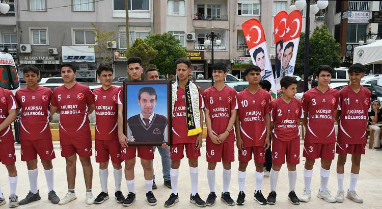 11 Mayıs 2013'te Reyhanlı'yı sarsan ve 53 kişinin hayatını kaybetmesine neden olan hain saldırının 11. yıl dönümünde, şehitler gözyaşlarıyla anıldı.