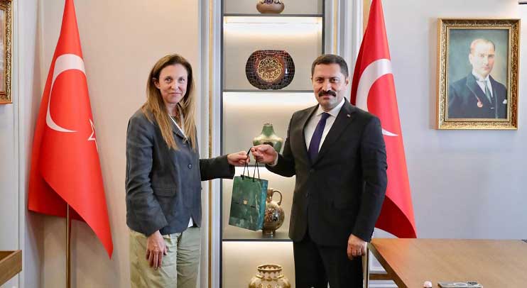 Yeni Zelanda Ankara Büyükelçisi Zoe Coulson Sınclaır, depremden en fazla etkilenen illerden biri olan Hatay'ı ziyaret ederek Vali Mustafa Masatlı ile görüştü.