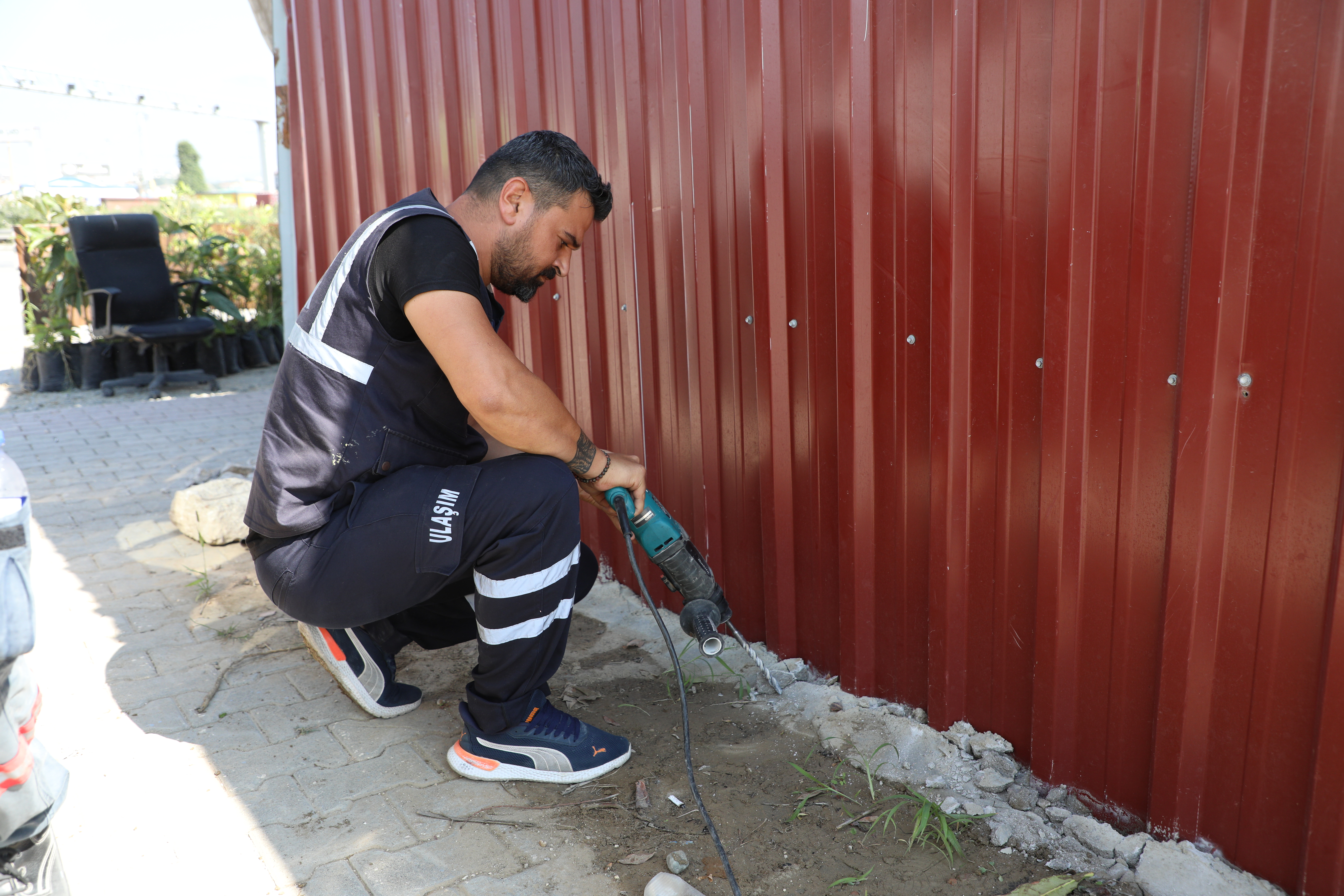 6 Şubat depremlerinin ardından yoğunlaşan trafik, Hatay'da Honda Kavşağı'nda sürücüler için çileye dönüşmüştü.