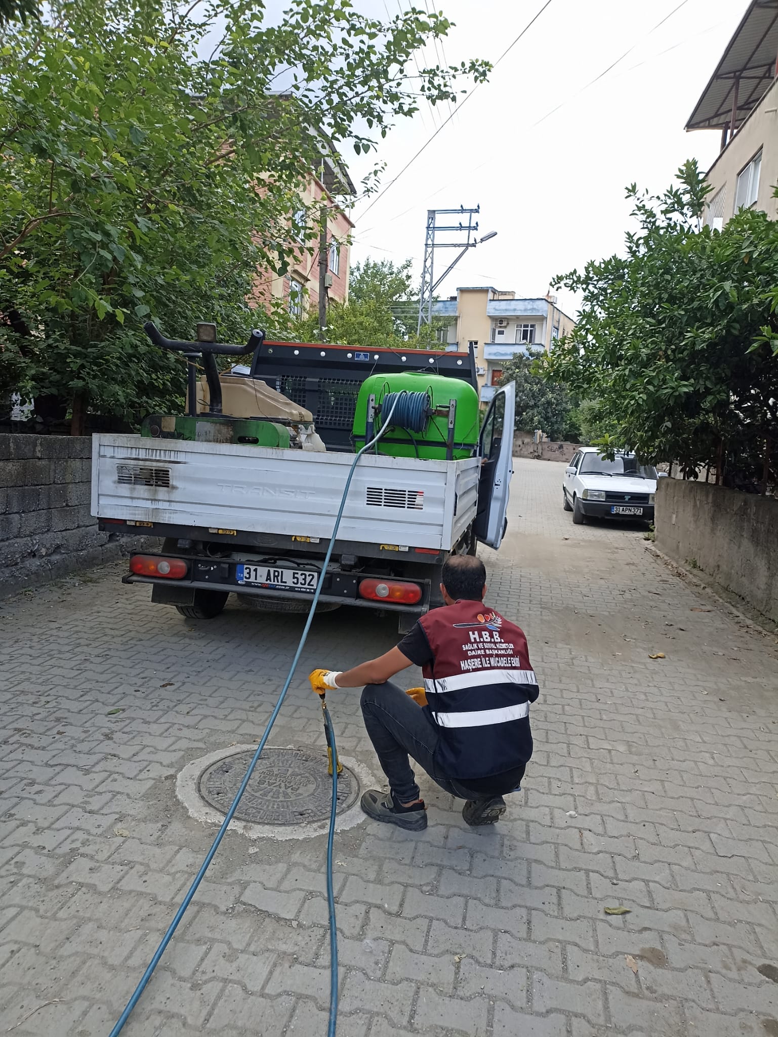 Hatay Büyükşehir Belediyesi (HBB), Mayıs ayı boyunca il genelinde sinekle, haşereyle ve kemirgenle mücadele için kapsamlı bir ilaçlama programı yürüttü. 