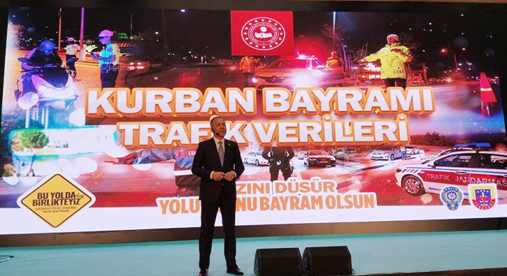 İçişleri Bakanı Ali Yerlikaya, 9 günlük Kurban Bayramı tatilinde meydana gelen trafik kazalarında 72 kişinin hayatını kaybettiğini, 12 bin 274 kişinin yaralandığını açıkladı. 