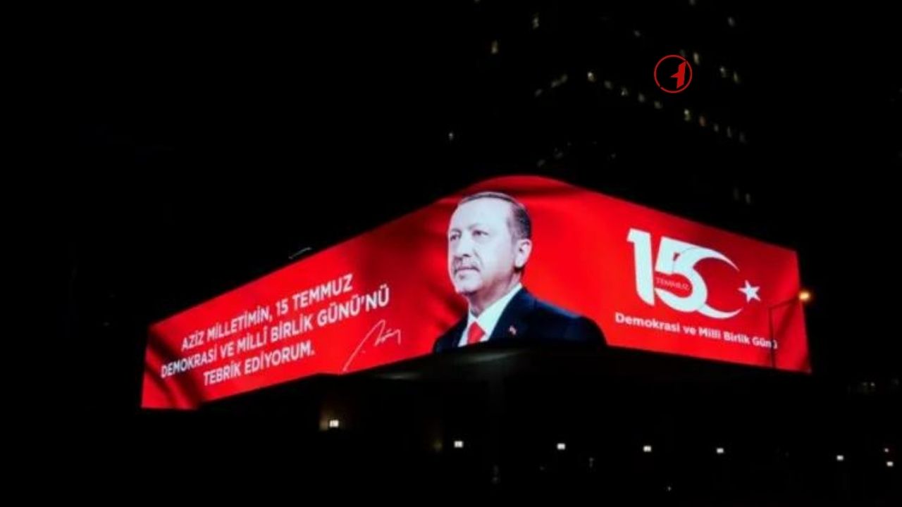 Cumhurbaşkanı Erdoğan'ın 15 Temmuz Mesajı Dijital Ekranlarda Yayınlandı