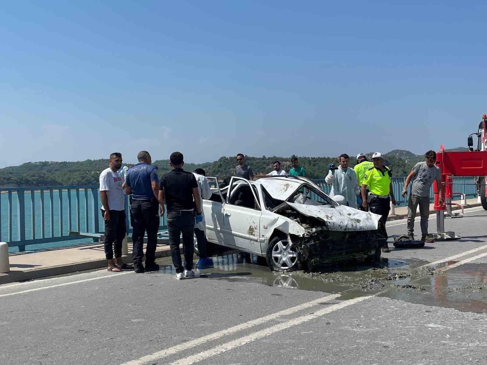 Göle düşen otomobilde facia: Anne, baba ve iki kardeşe mezar oldu