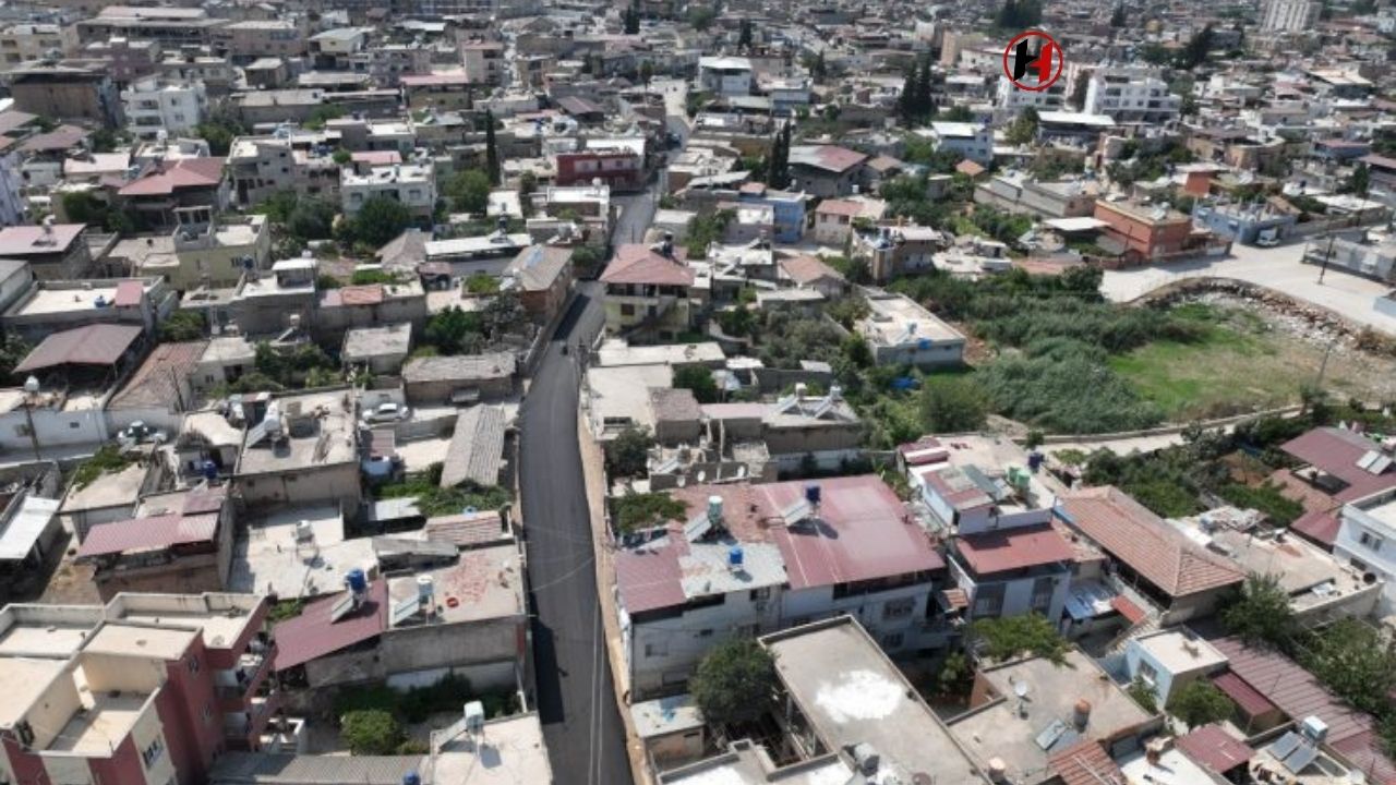 Hatay'da Asfalt Seferberliği: Büyükşehir, 15 İlçede Yolları Yeniliyor