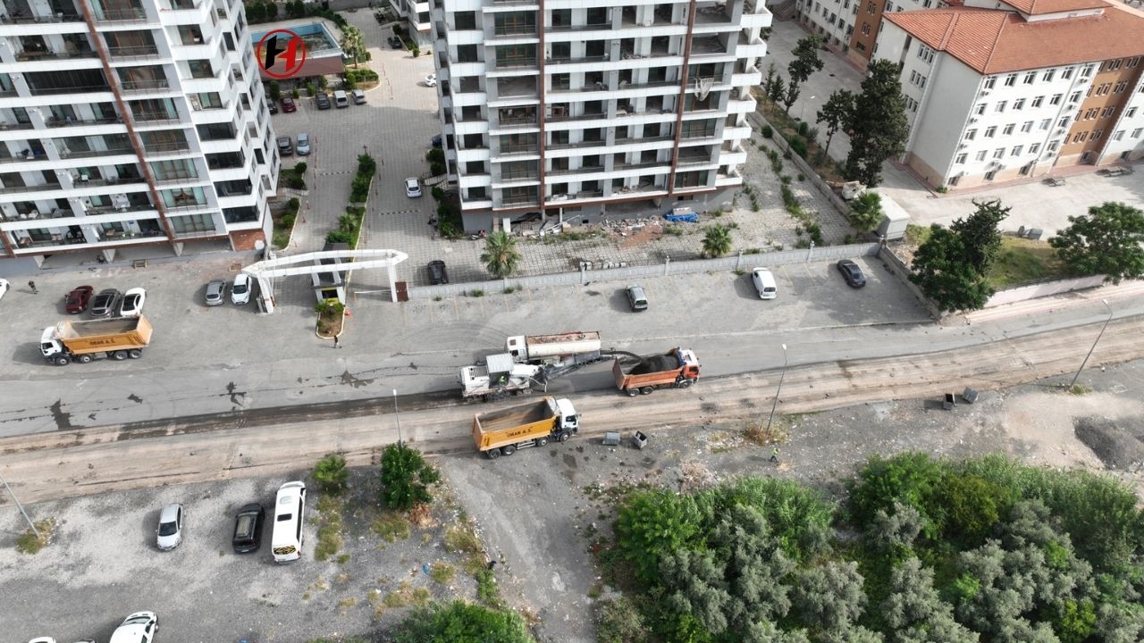 Hatay'da Yollar Yenileniyor: HBB'den Beton Asfalt ve Yol Genişletme Çalışmaları