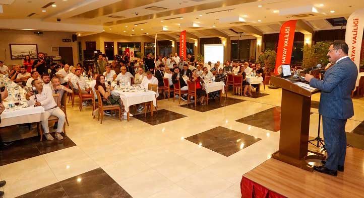 Hatay Valisi Mustafa Masatlı, 24 Temmuz Gazeteciler ve Basın Bayramı dolayısıyla il genelindeki basın mensuplarıyla bir araya geldi.