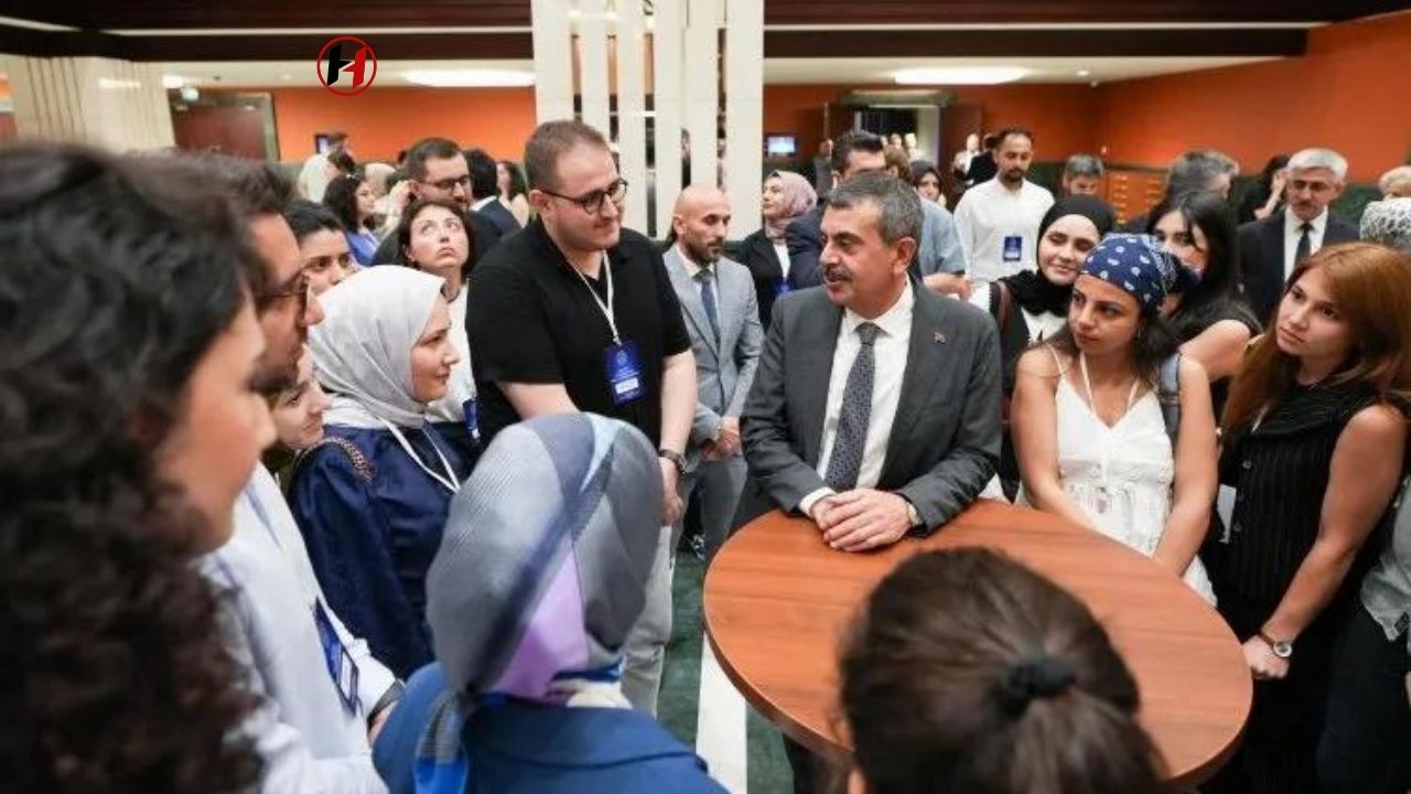 Milli Eğitim Bakanı Yusuf Tekin, 2023 YLSY Bursiyerleri İçin Düzenlenen Eğitim Programına Katıldı