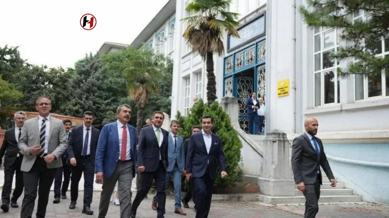 Tarihi Okullar Yeni Eğitim Yılına Hazır: Bakan Tekin Restorasyon Çalışmalarını İnceledi