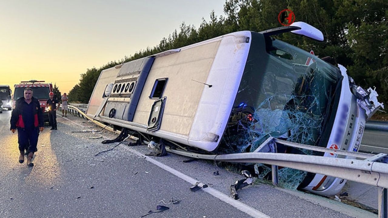 Uşak'ta Hatay-İzmir Otobüsü Devrildi: 11 Yaralı!