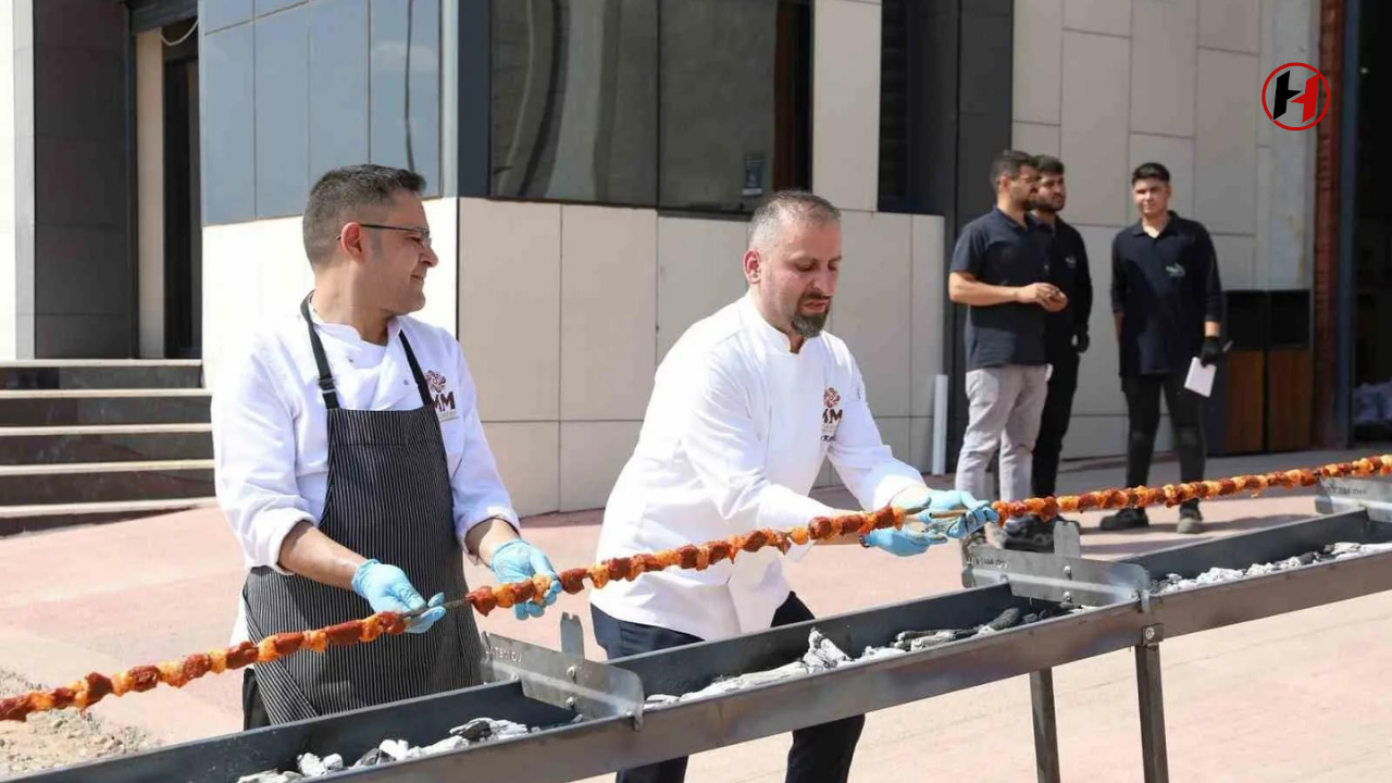 500 Usta, Gaziantep'e Dünya Rekoru Getirmeye Çalışıyor