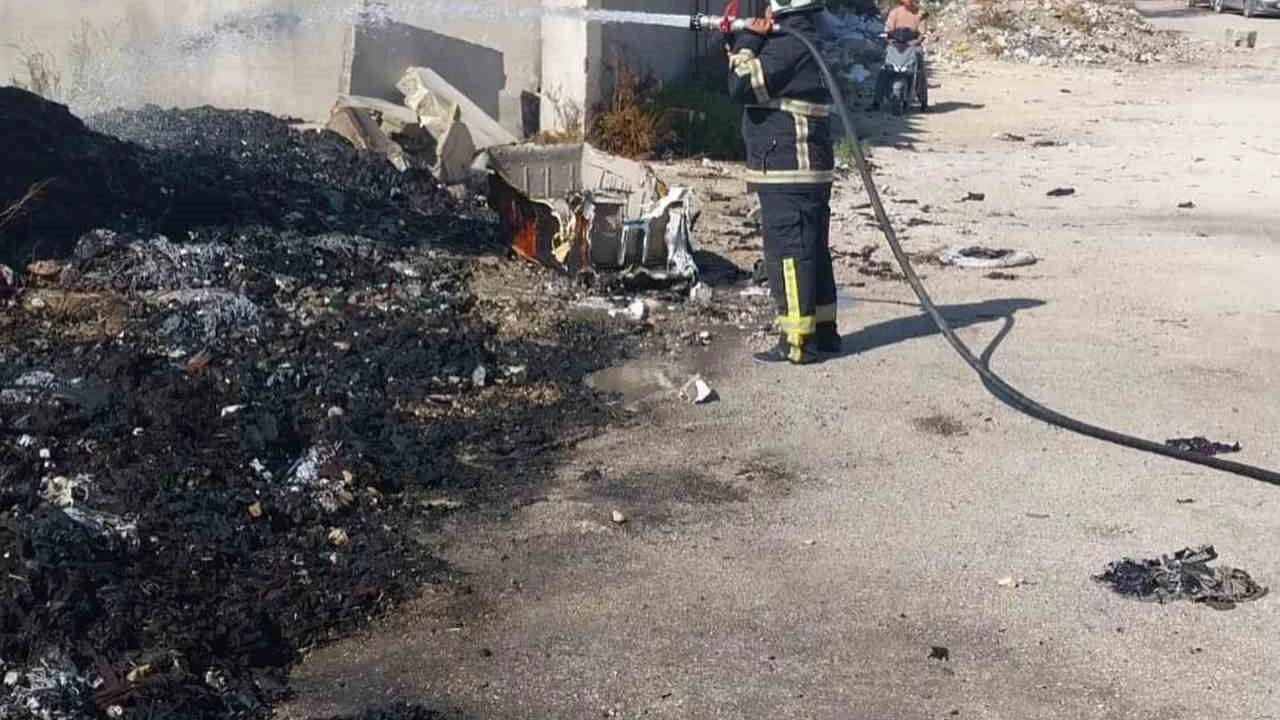 Antakya’da çöp yangını