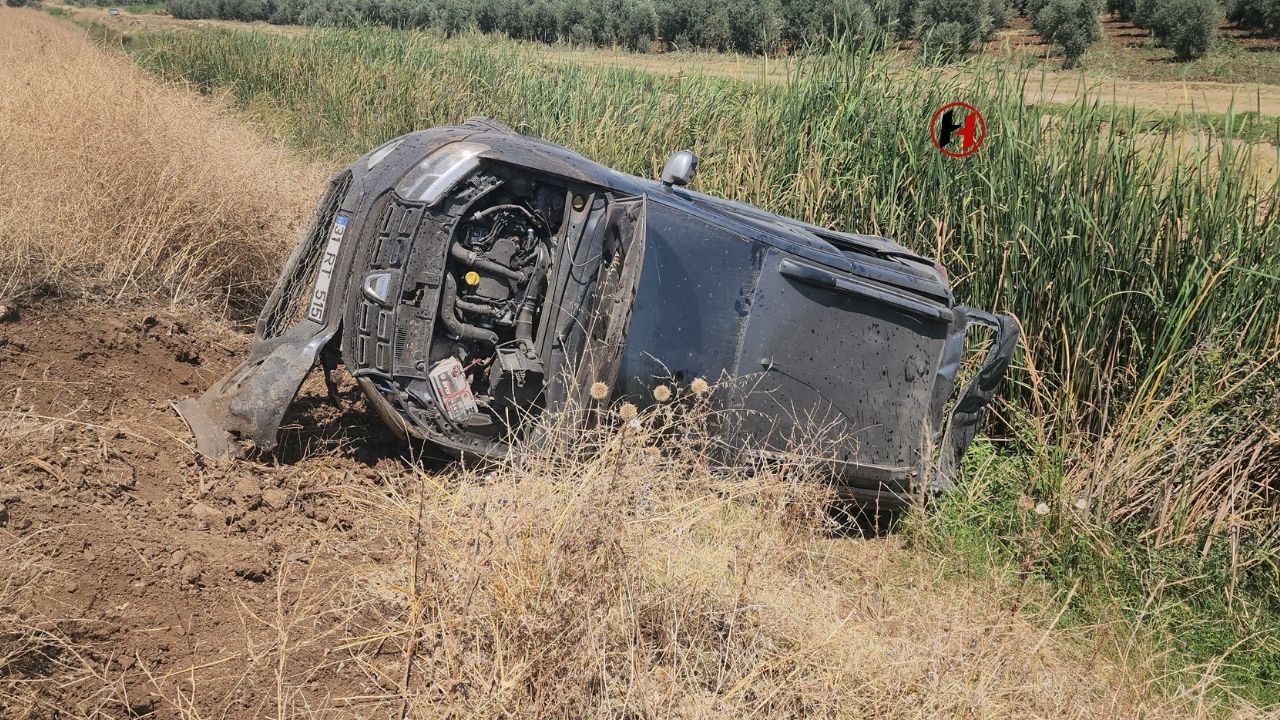 Hatay'da Tarlaya Uçan Cip Kazası: Sürücü Yaralandı