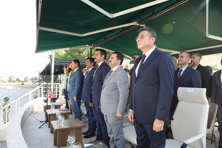 İskenderun 39. Mekanize Piyade Tugay Komutanlığı'nda düzenlenen törende, Tuğgeneral Bülent Tarhan yeni komutan olarak görevi Tuğgeneral Hakan Tutucu'dan devraldı.