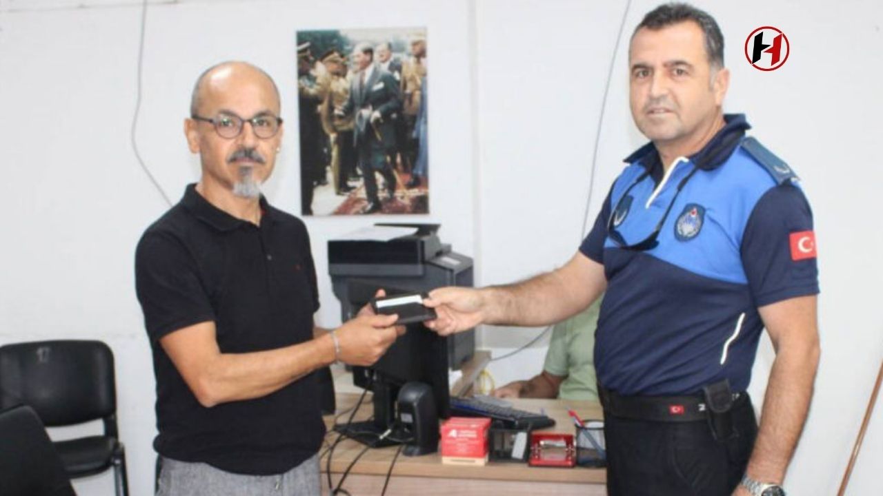 İskenderun'da Kaybolan Cüzdan Sahibine Teslim Edildi