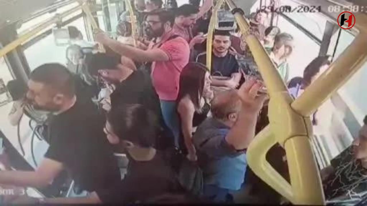 Küçükçekmece Metrobüs Kazası: Çarpışma Anı Kamerada