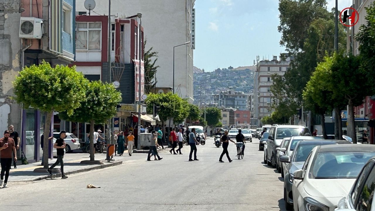 Suriye'de 5.2 Büyüklüğünde Deprem! Hatay'da Paniğe Neden Oldu