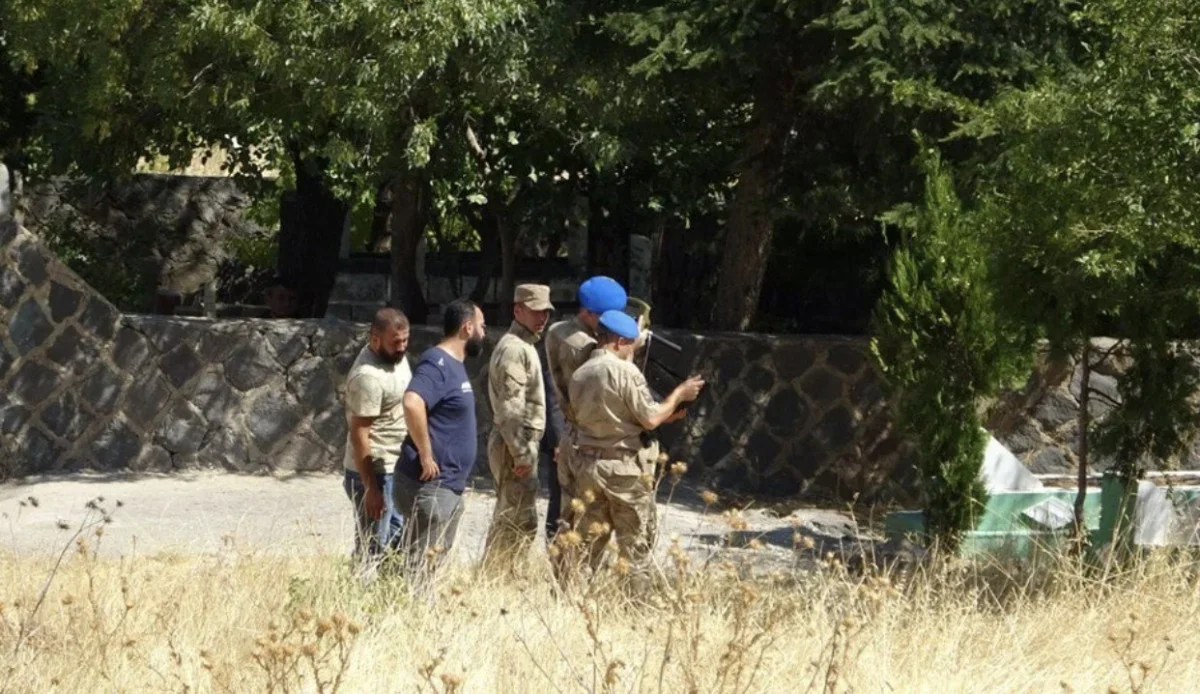 Diyarbakır'da kaybolan 8 yaşındaki Narin Güran'ı bulmak için başlatılan arama çalışmaları tüm hızıyla devam ediyor.