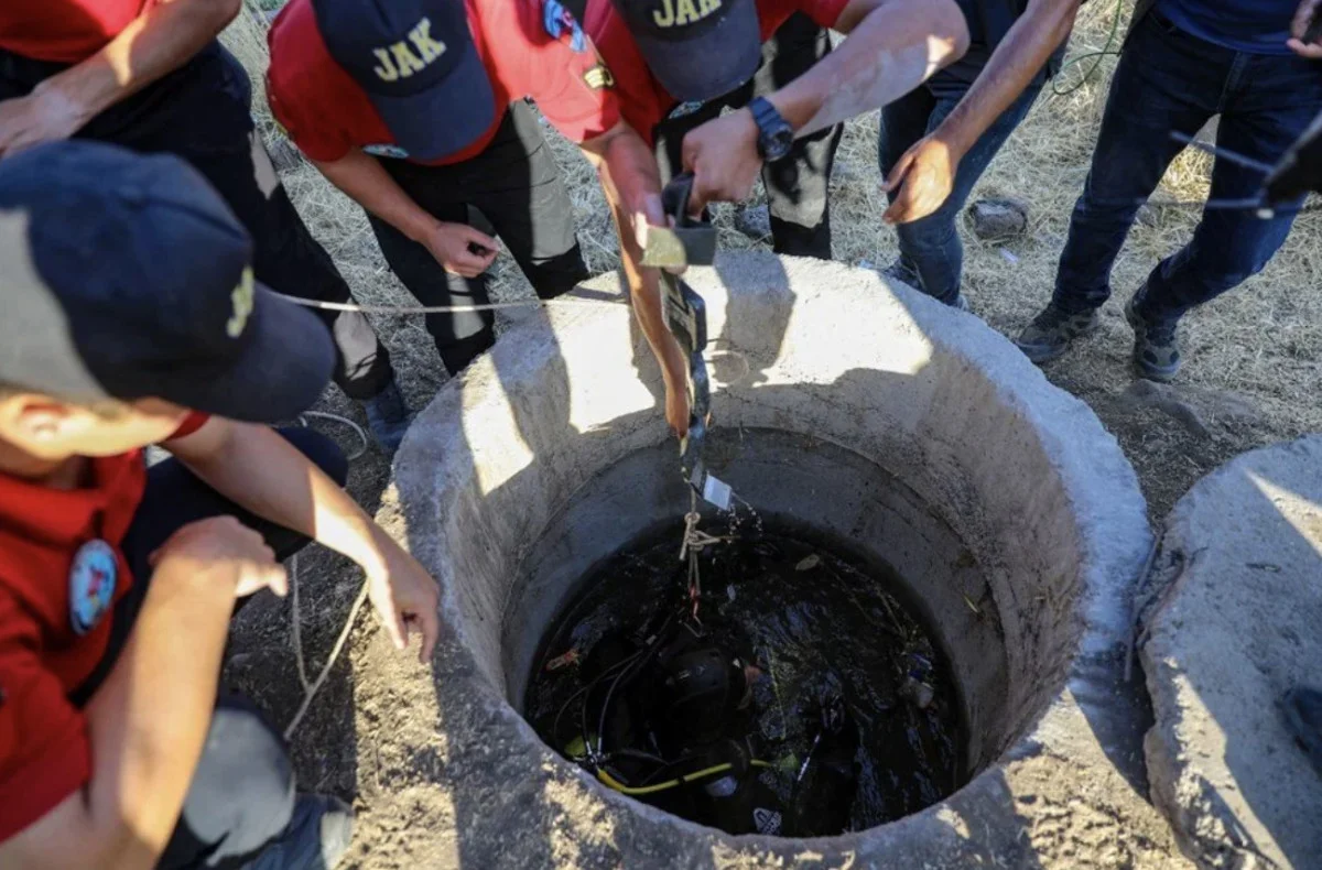 Diyarbakır'da kaybolan 8 yaşındaki Narin Güran'ı bulmak için başlatılan arama çalışmaları tüm hızıyla devam ediyor.