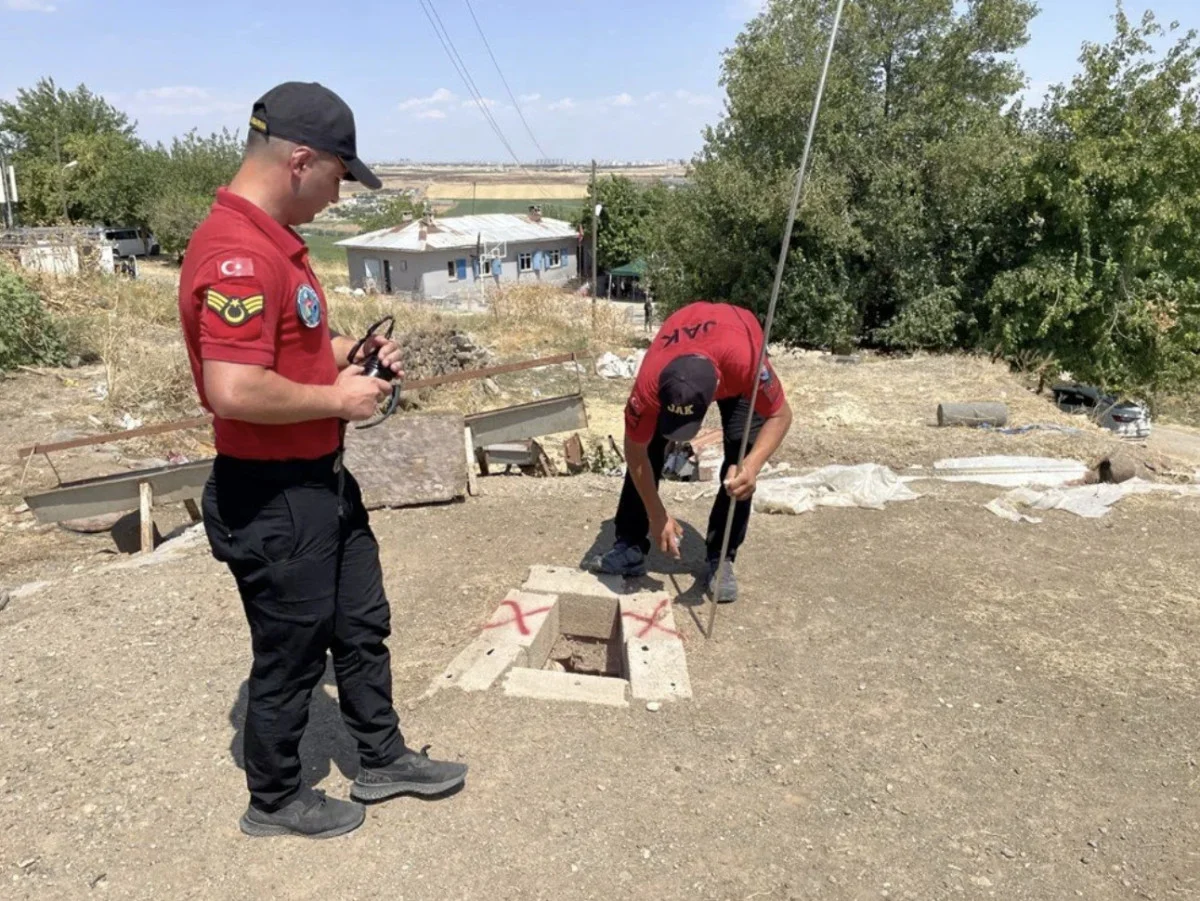 Diyarbakır'da kaybolan 8 yaşındaki Narin Güran'ı bulmak için başlatılan arama çalışmaları tüm hızıyla devam ediyor.