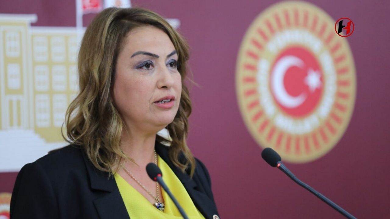 CHP'li Kara'dan Bakan Tekin'e Hatay Çağrısı: "Okulların Durumunu Yerinde Görün"