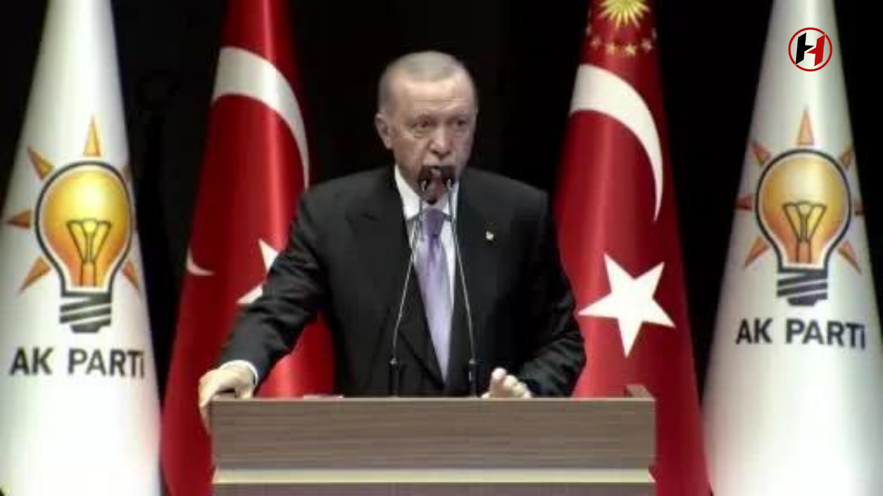 Cumhurbaşkanı Erdoğan: "Millete Hakaret Edeni Başköşeye Oturttular, Bu Fotoğraf Türk Siyasetine Yakışmadı"