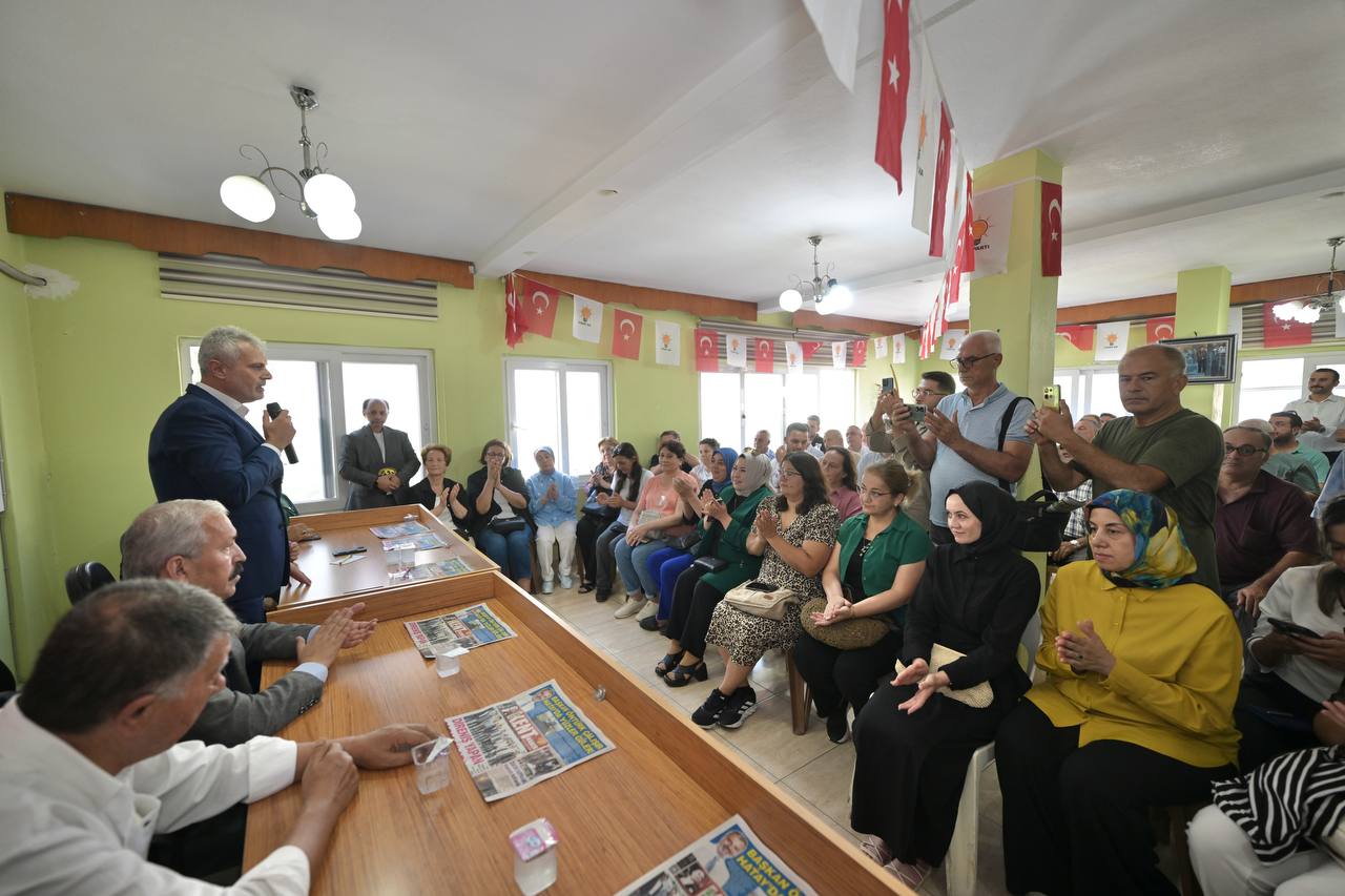 Hatay Büyükşehir Belediye Başkanı Mehmet Öntürk, Erzin ilçesinde yoğun bir programla vatandaşlarla buluştu. 