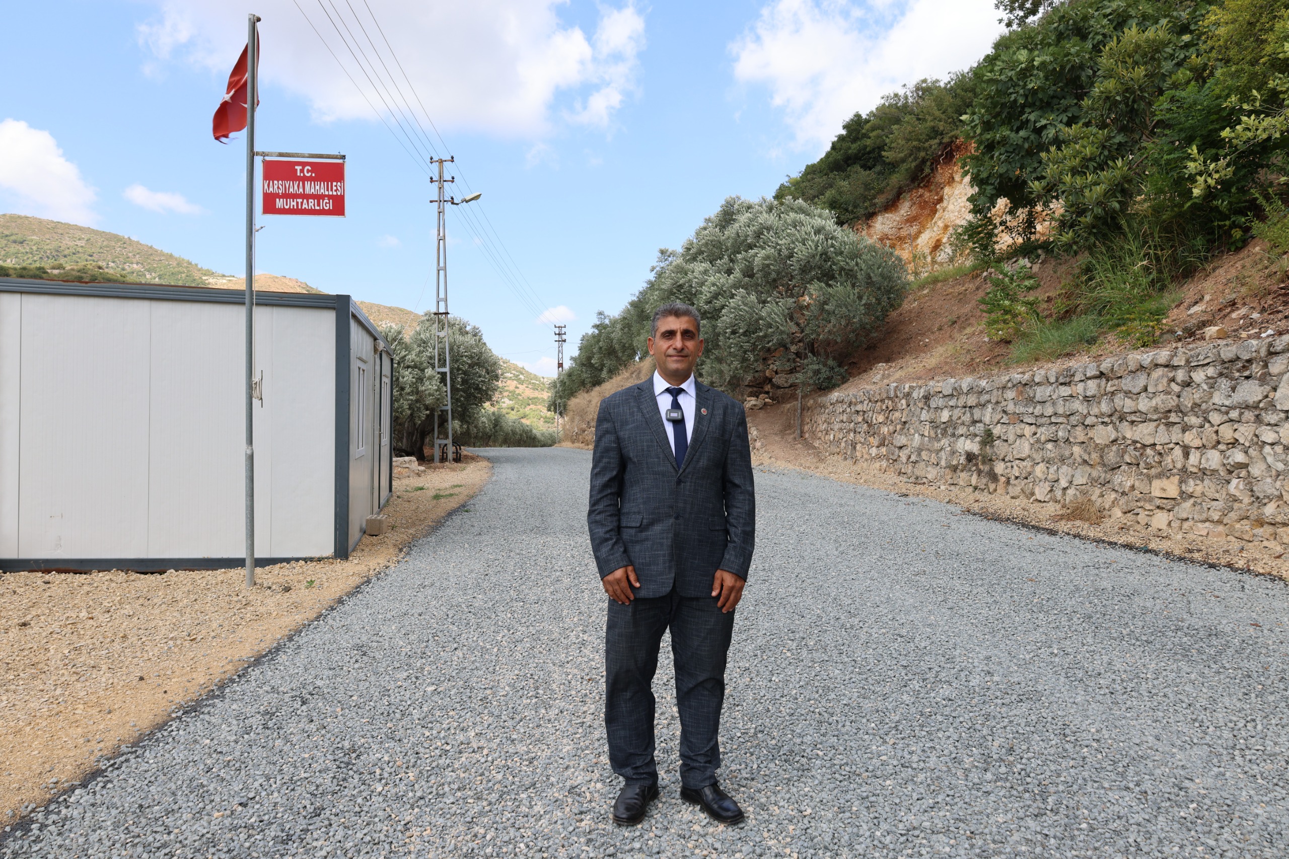 Hatay'da yaşayanlar için müjde! Büyükşehir Belediyesi, Defne ve Karşıyaka mahallelerindeki yolları baştan aşağı yenileyerek vatandaşların yaşam kalitesini artırdı.