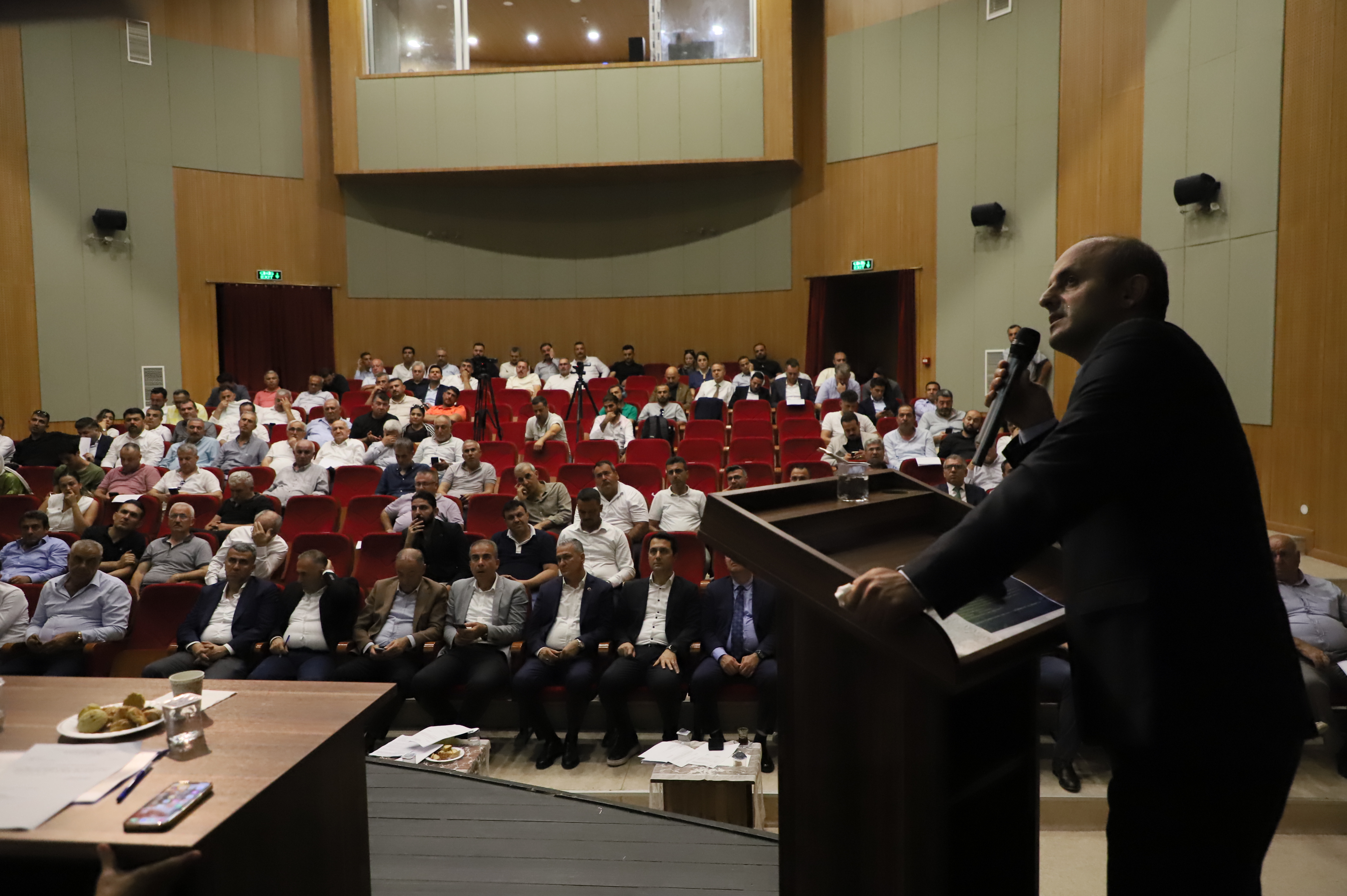 Hatay Büyükşehir Belediyesi'ne ait su şirketi HATSU, mali zorluklar nedeniyle su fiyatlarını artırmak zorunda kaldı. Yeni tarife ile ilgili detaylar ve artışın nedenleri haberimizde.