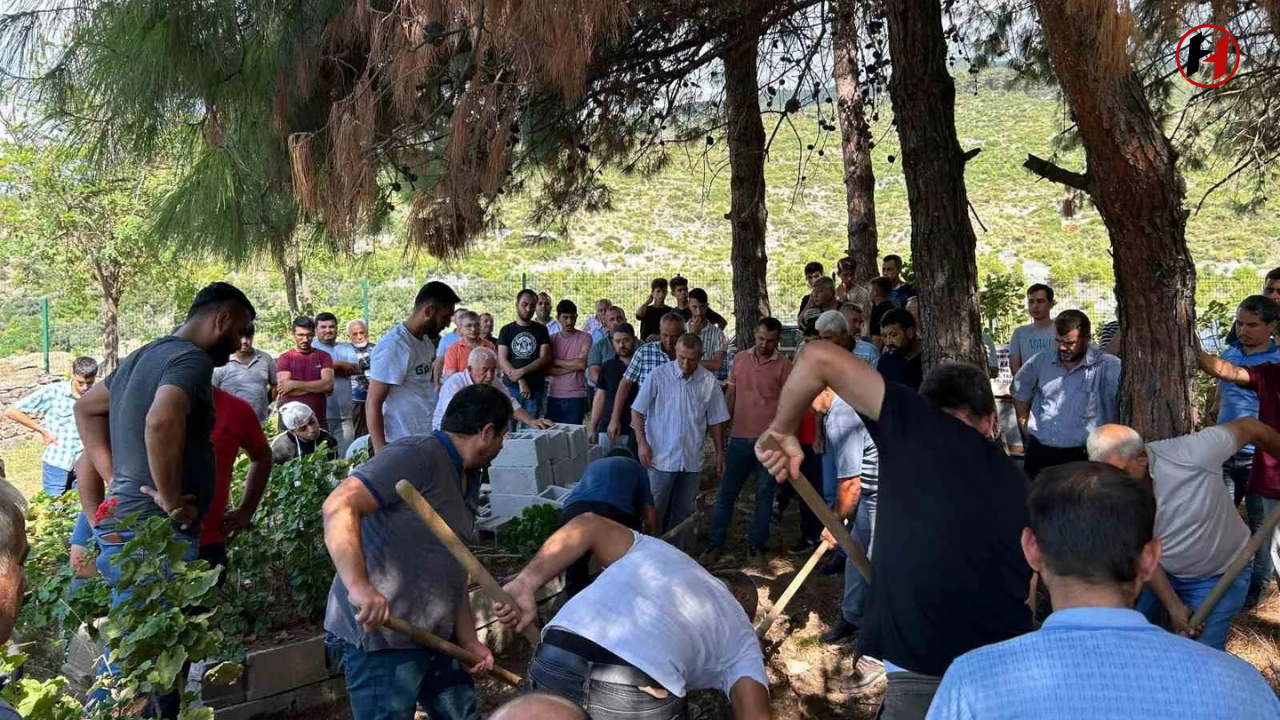 Hatay'ın Acısı Ceyhan'da Yaşandı: 4 İşçi Toprağa Verildi