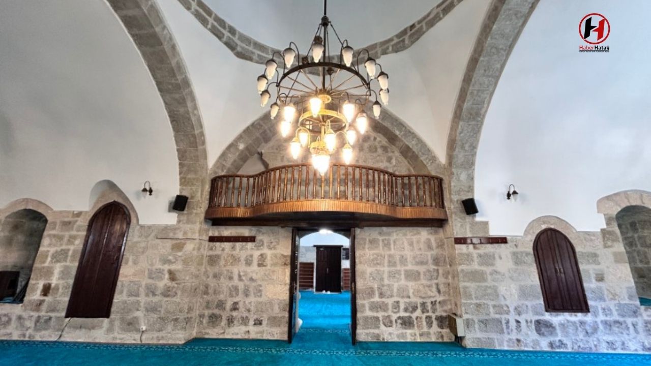 472 Yıllık Kanuni Sultan Süleyman Camii Deprem Sonrası Yeniden İbadete Açıldı