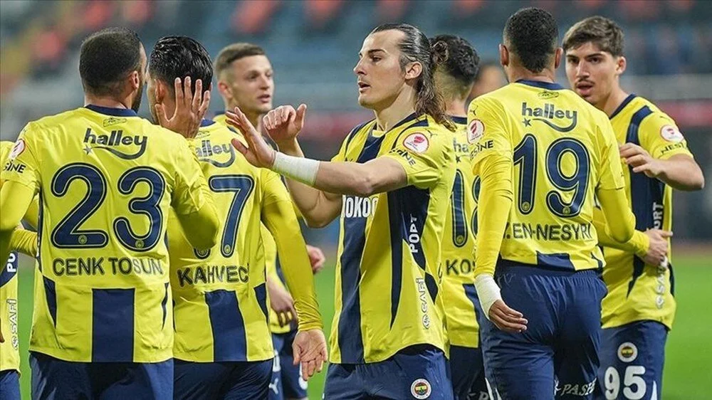 Fenerbahçe, Avrupa Ligi'nde kritik bir maça çıkıyor! Lyon karşısında Kadıköy'de kazanmak zorunda. İlk 8 için son şans mı? İşte detaylar ve yayın bilgileri..