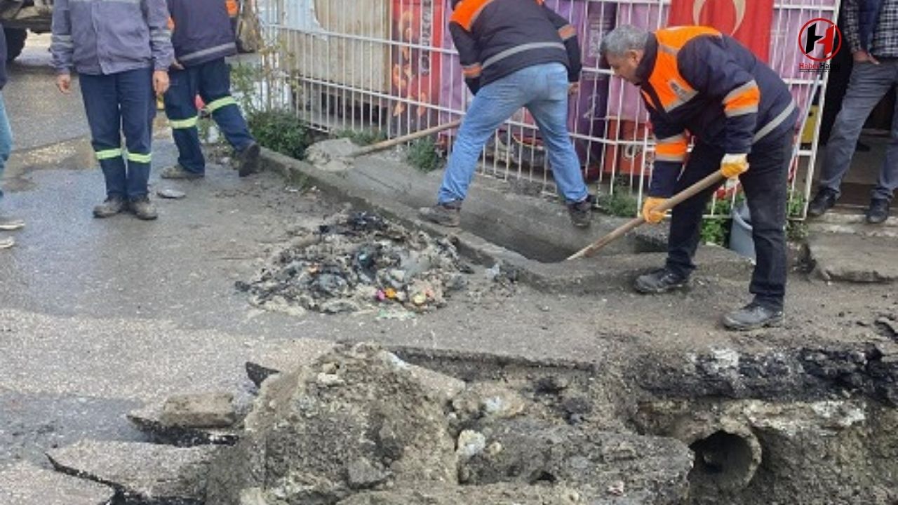 Dörtyol Belediyesi, Yağmur Suyu Kanallarında Temizlik Çalışmalarına Başladı