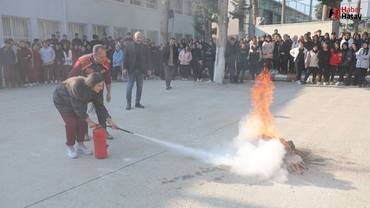 Hatay Büyükşehir İtfaiyesi, Eğitim Kurumlarında Yangın ve Afet Tatbikatlarına Devam Ediyor