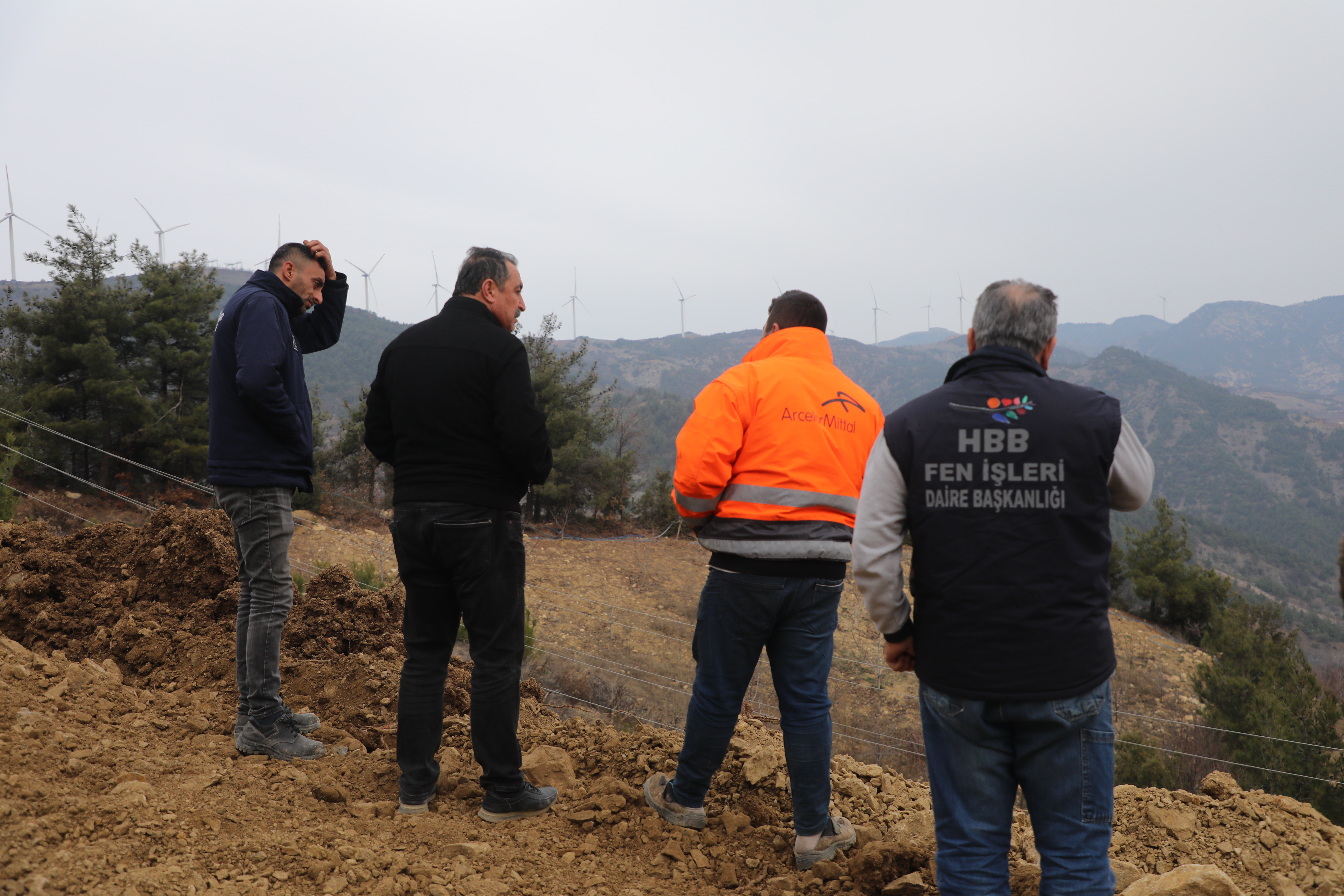 Hatay Büyükşehir Belediyesi, Antakya-Arsuz arası ulaşımı kolaylaştıracak Serinyol-Madenli yolunu 2025’te tamamlamayı hedefliyor. Belen trafiği rahatlayacak.