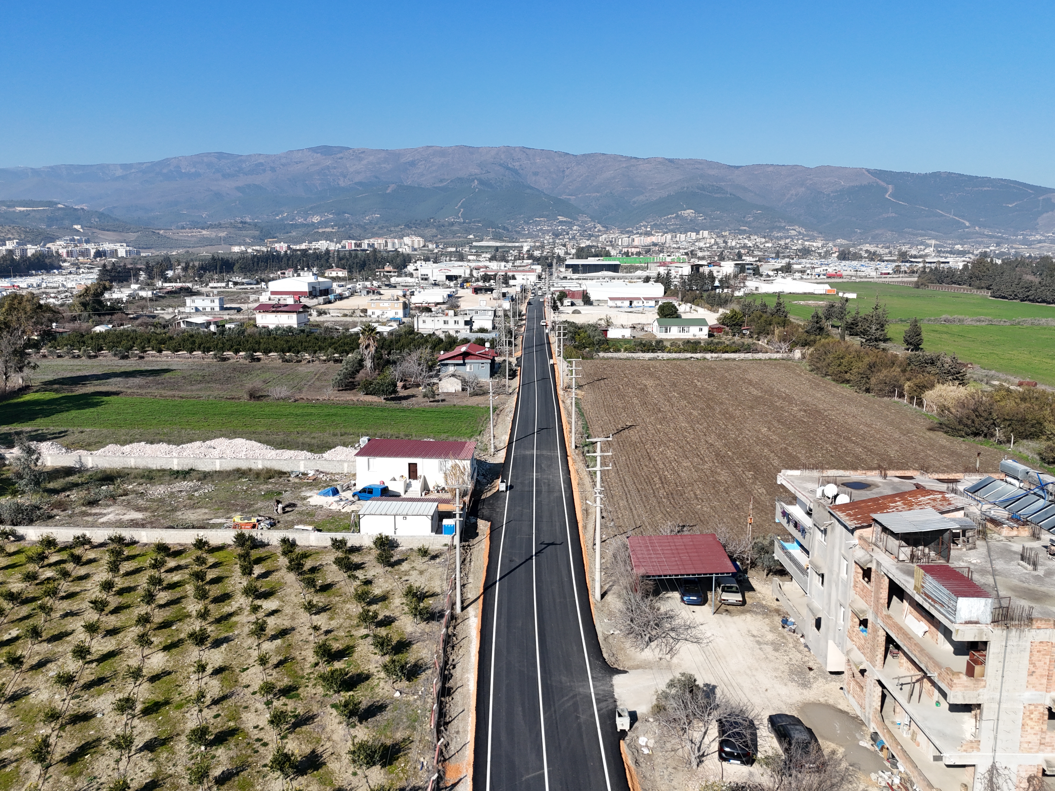 Hatay Büyükşehir Belediyesi, 2024'te 1504 km yol yaptı, 2025 hedefi ise 1500 km! Büyükdalyan Mahallesi’nde asfalt serimi tamamlandı. Detaylar haberimizde!